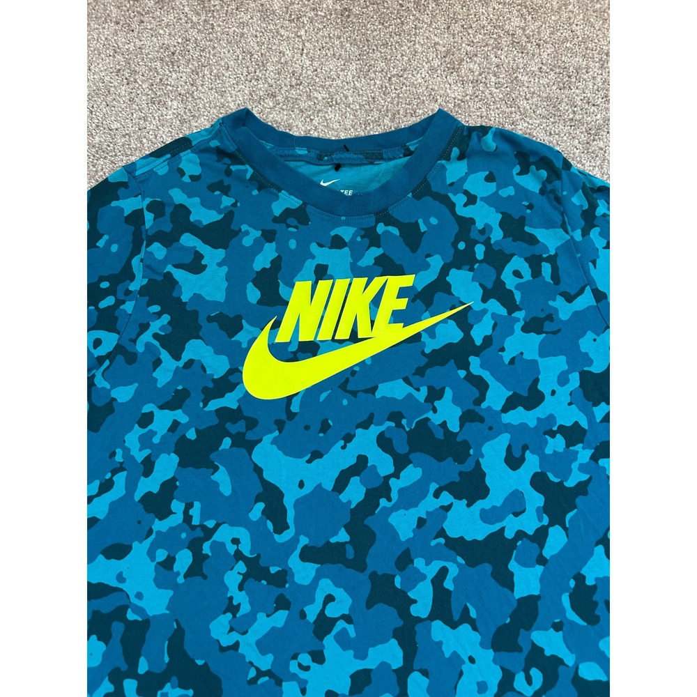 Nike T-Shirt Boys XL Blue Camo Excellent Neon Yellow Logo Short Sleeve Tee